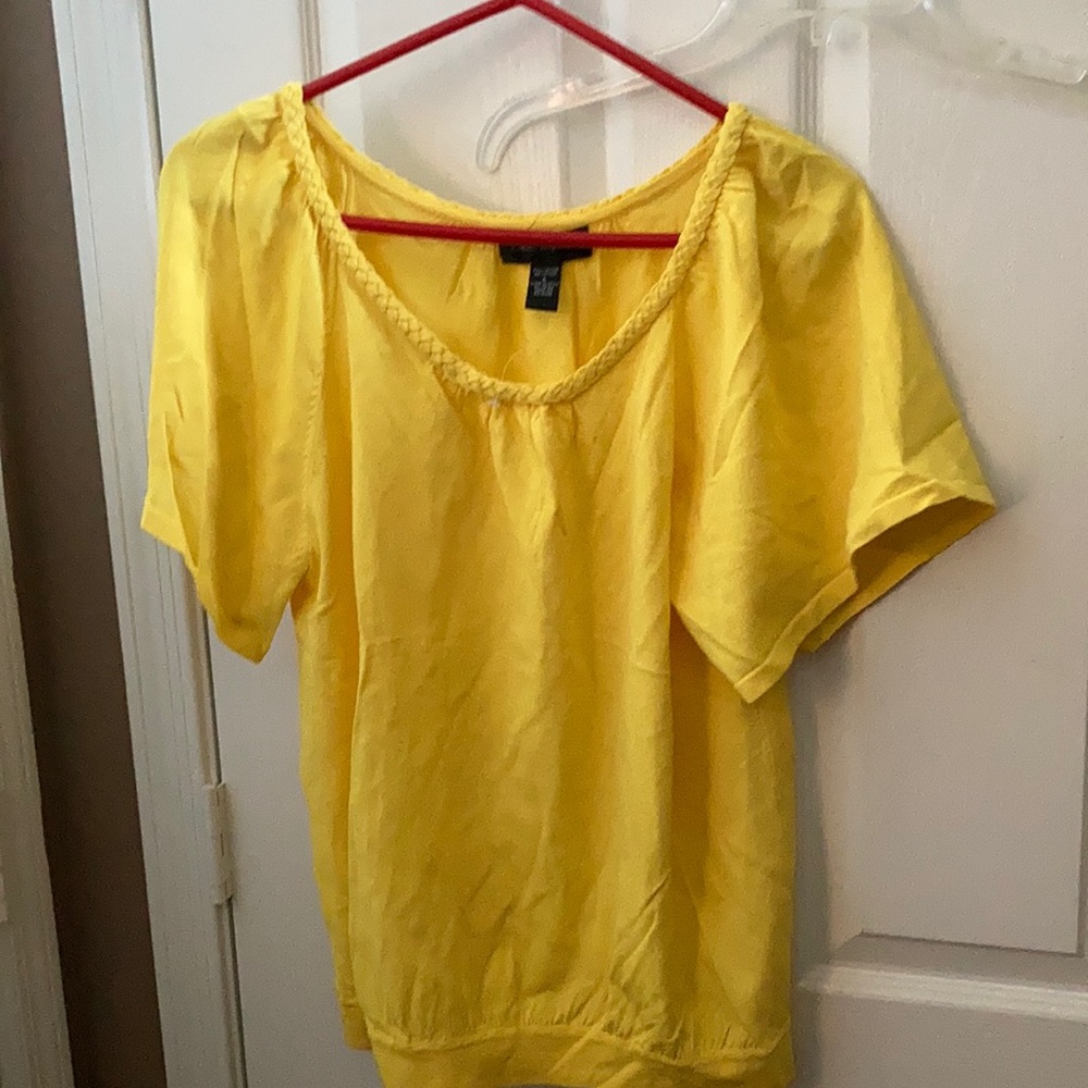 FINAL MARKDOWN NWOT Ladies’ cable & gauge Top (L)